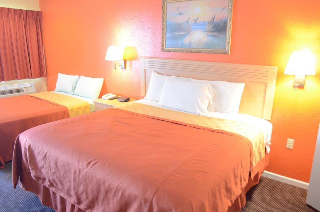 Texan Inn & Suites Louetta Bilik gambar