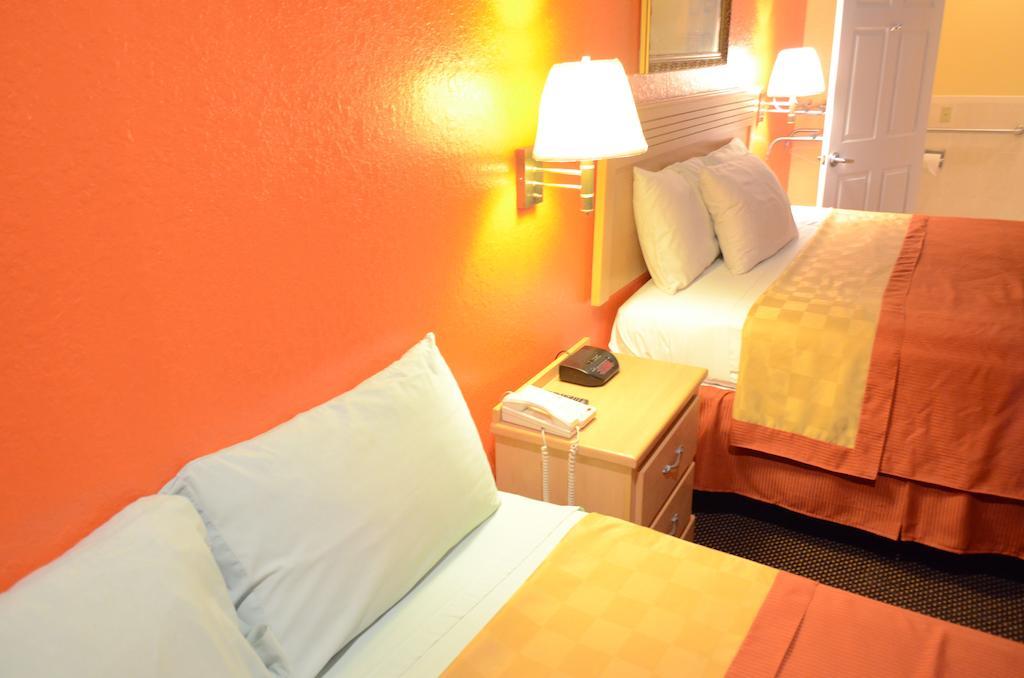 Texan Inn & Suites Louetta Luaran gambar