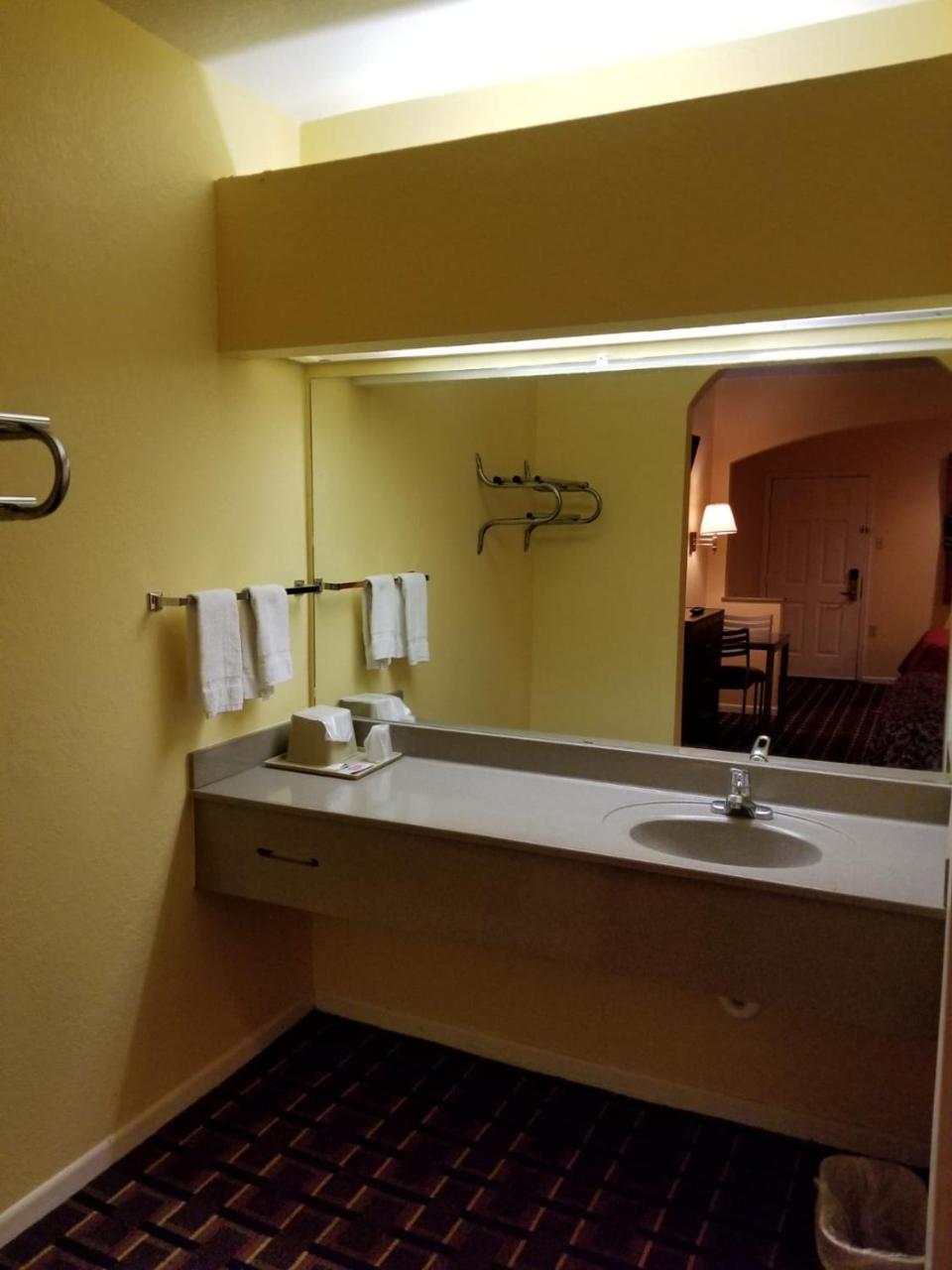 Texan Inn & Suites Louetta Luaran gambar