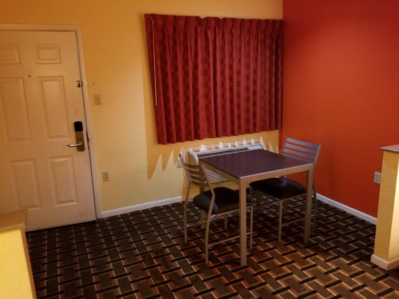 Texan Inn & Suites Louetta Luaran gambar