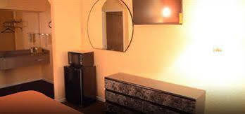Texan Inn & Suites Louetta Luaran gambar
